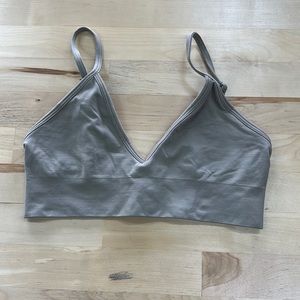 Skims nude bra